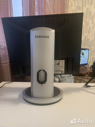 Монитор Samsung