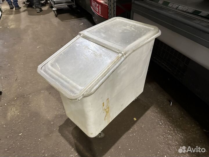 Контейнер передвижной Cambro IBS27