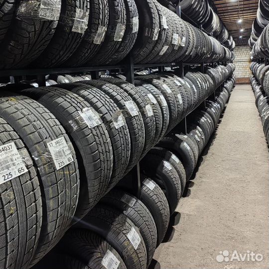 Nokian Tyres Hakkapeliitta R2 SUV 235/65 R17 108R