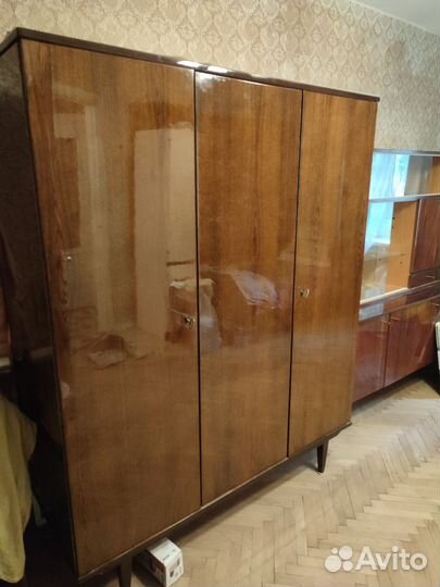 Шкаф, сервант