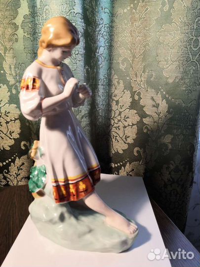 Фарфоровая статуэтка СССР