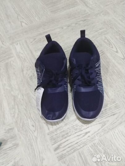 Кроссовки мужские новые р 41