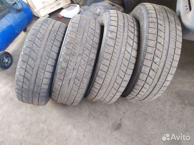 Bridgestone Blizzak VRX 215/65 R16 98S