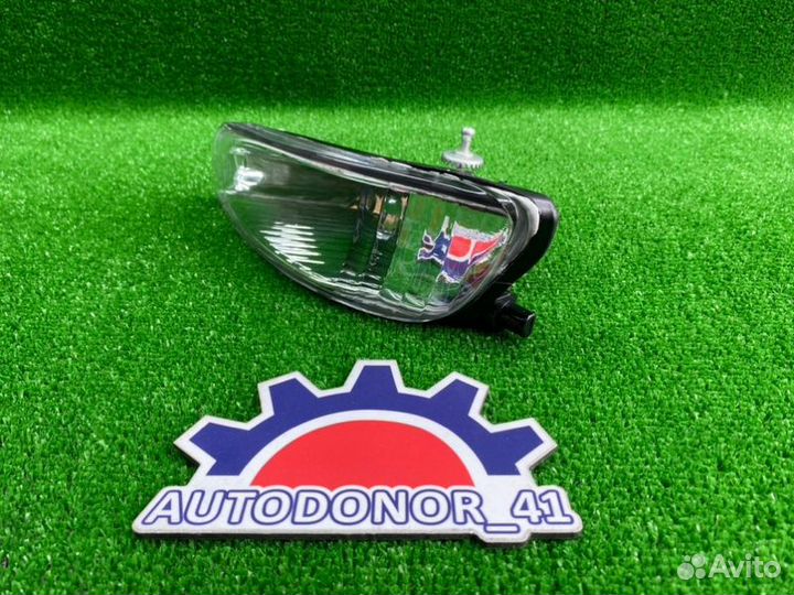 Фара противотуманная передняя левая Toyota Harrier
