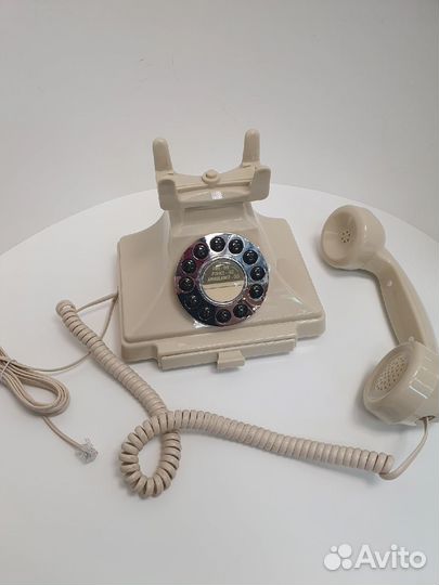 Ретро телефон