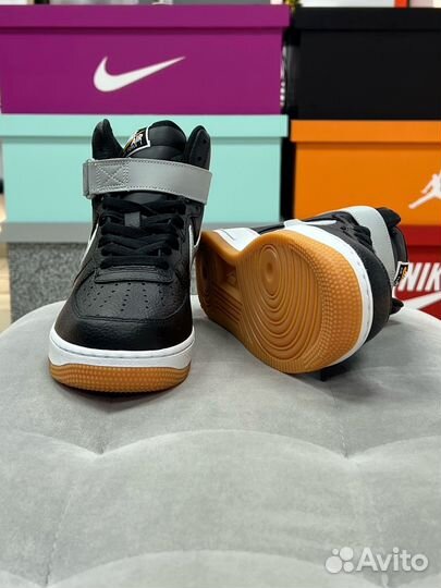 Кроссовки Nike Air Force 1 High LV8 4