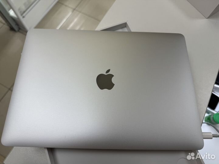 Apple macbook air 13 m1 8gb 256