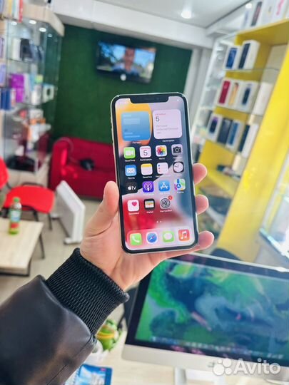 iPhone X, 64 ГБ