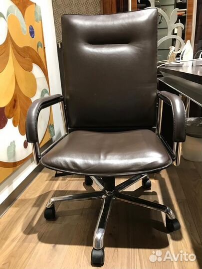 Итальянский письменный стол с креслом и тумбой