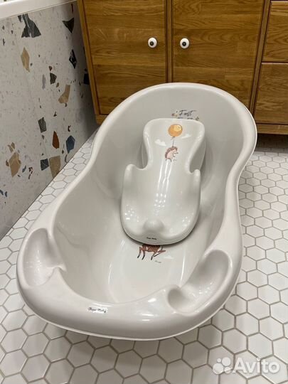 Ванночка для купания с горкой для новорожденного