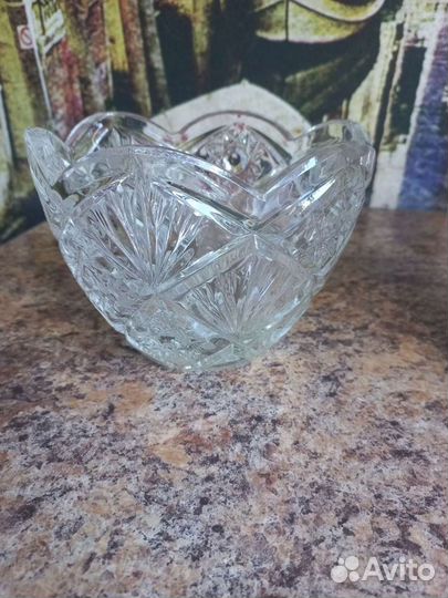Хрустальная ваза