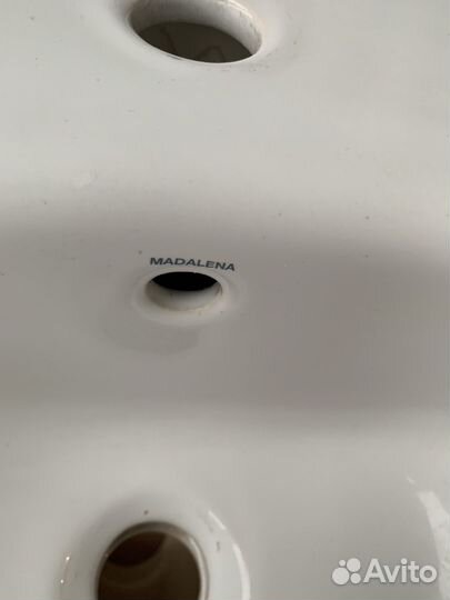 Раковина на ножке