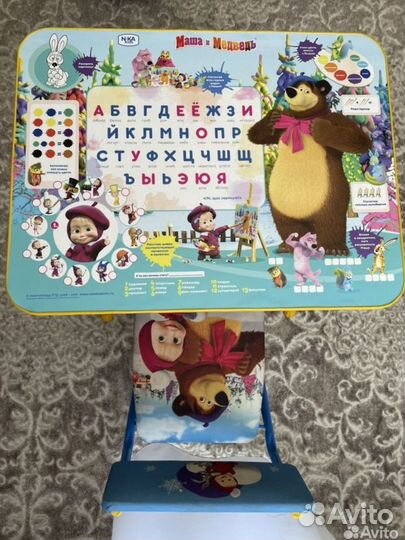 Стол, стул, мольберт