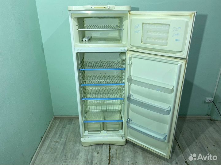 Холодильник Indesit