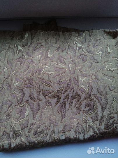 Ткань бордовая тафта с вышивкой, жаккард