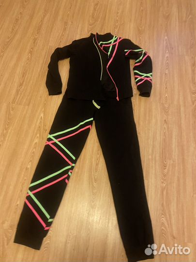 Спортивный костюм женский