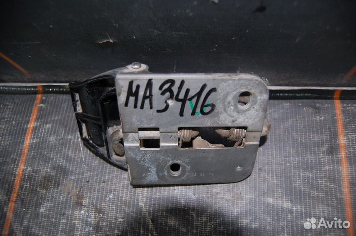 Верхняя часть замка капота - Skoda Rapid