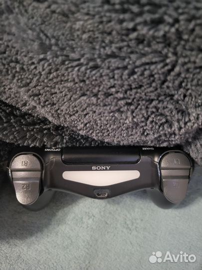 Геймпад Sony Dualshock 4