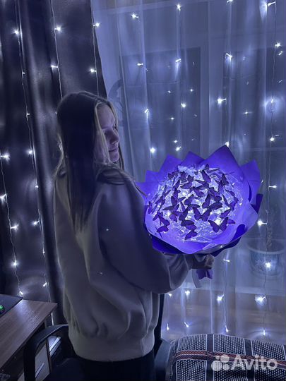 Светящиеся букеты ручной работы с бабочками