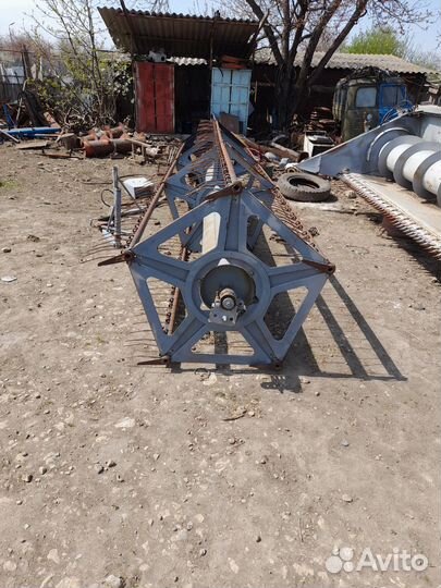 Запчасти на комбайн акрос