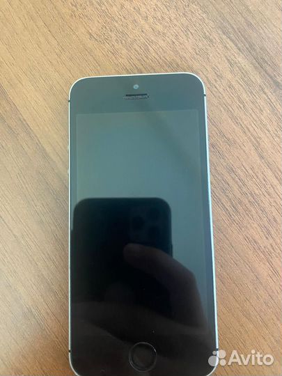 iPhone SE, 32 ГБ
