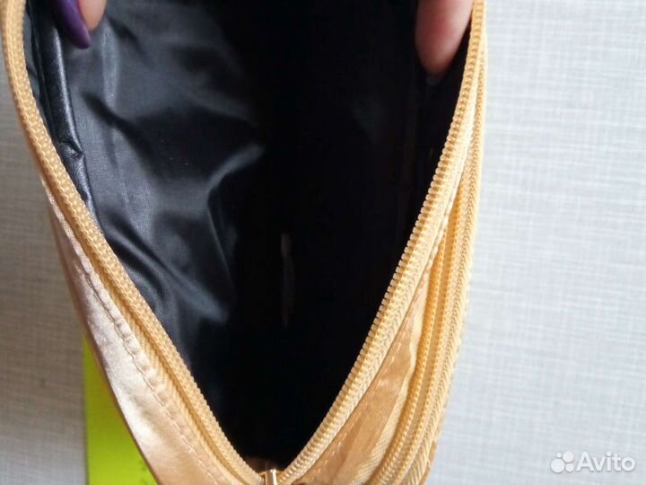 Косметичка с кистями