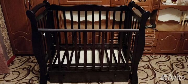 Продам детскую кроватку б/у