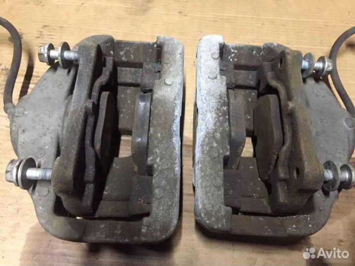 Суппорта передняя Bmw E60