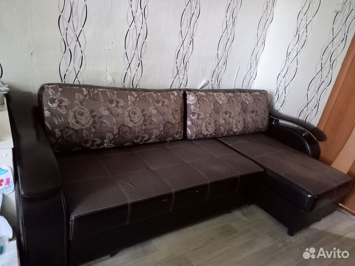 Продам диван угловой,в бу 4г, 30000т,торг