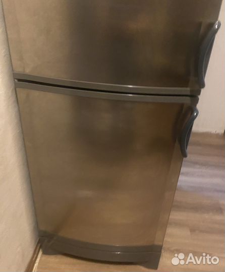 Холодильник vestfrost