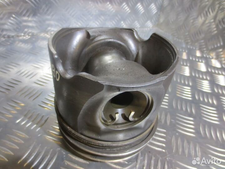 Поршень Mahle/knecht 130L114