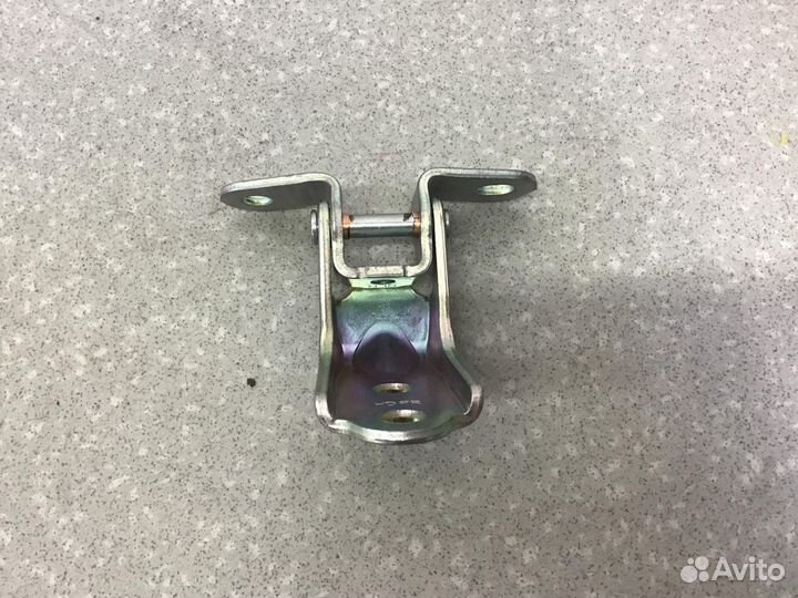 Петля двери задней правой нижняя Hyundai Solaris 2