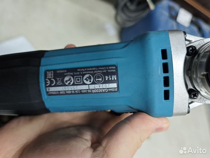 Угловая шлифмашина Makita GA5030R 720 Вт 125 мм