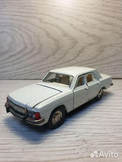 Модель автомобиля газ 3102 1/43