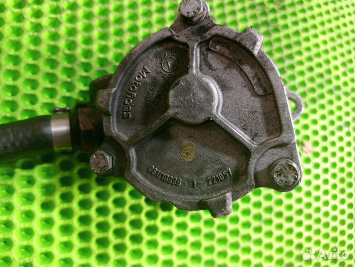 Насос вакуумный Alfa-Romeo