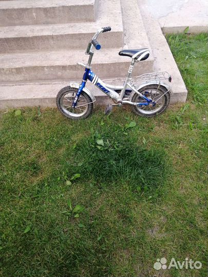 Велосипед детский радиус колёс 12