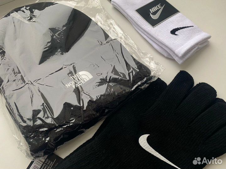 Комплект 3В1 Шапка TNF и перчатки nike