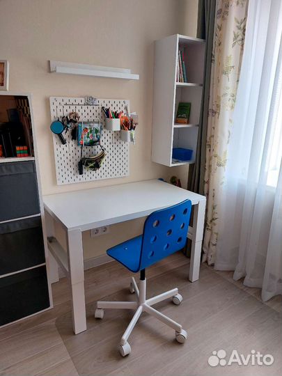 Стул IKEA Jules и защита пола IKEA Kolon