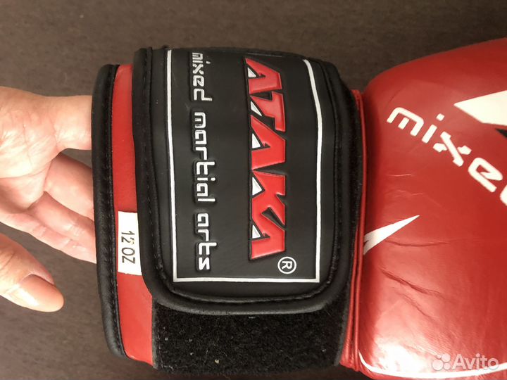 Перчатки для бокса атака