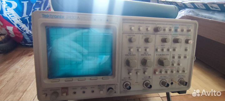 Осциллограф Tektronix