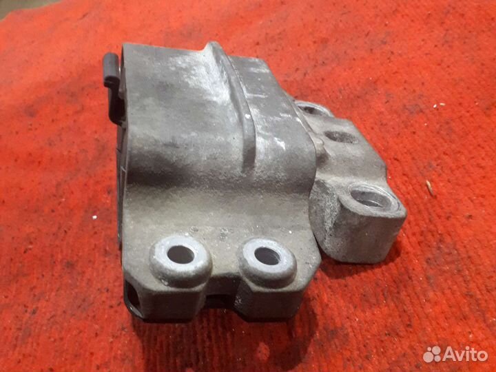 Левая подушка двигателя фольксваген гольф 6