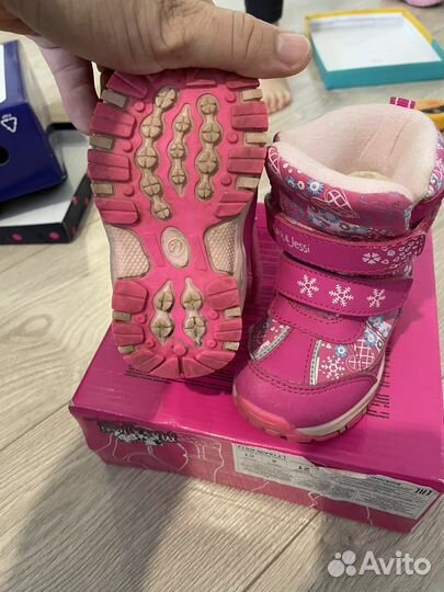 Продам детские ботинки