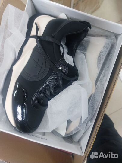 Кроссовки женские весна новые