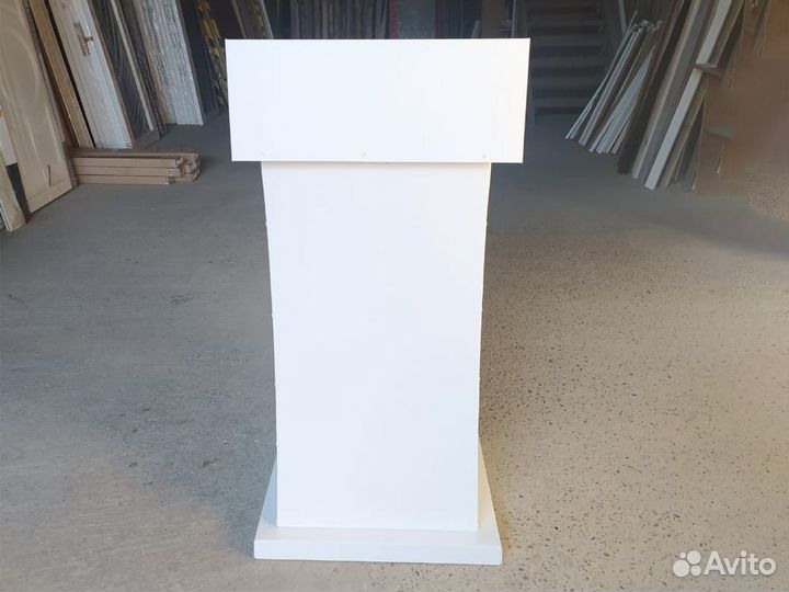 Трибуна для выступления (спикера)