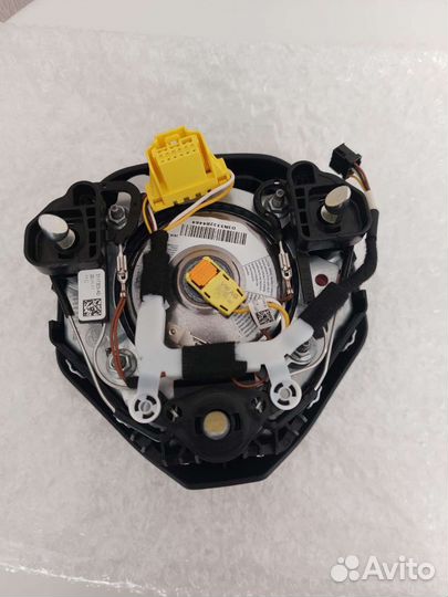 Подушка безопасности в руль Volkswagen 5NA880201E