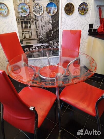 Стол стеклянный