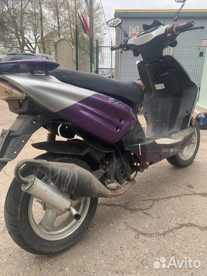 Продаю скутер umc китаец