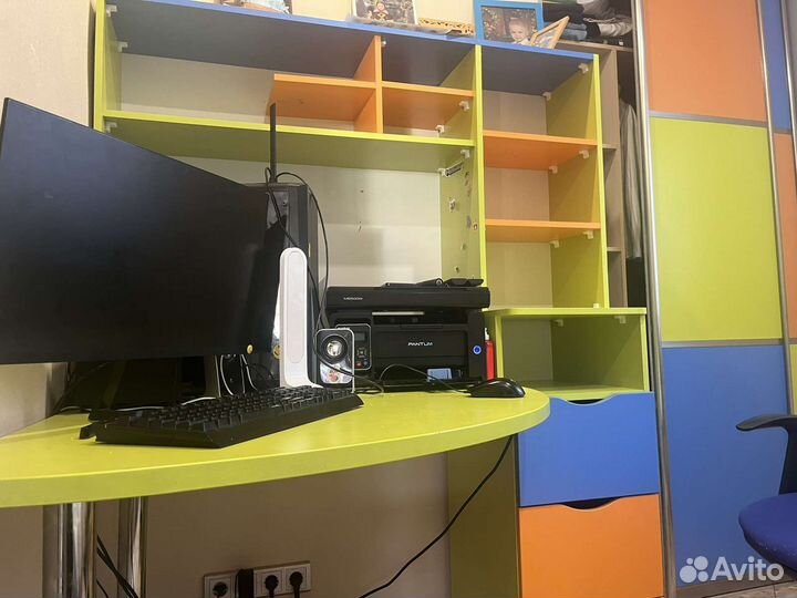 Стол + кравать