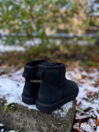 Ugg classic mini black