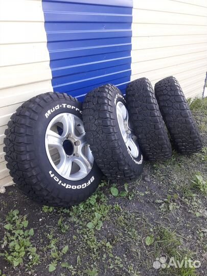 Bfgoodrich Mud-Terrain T/A KM2 225/75 R16